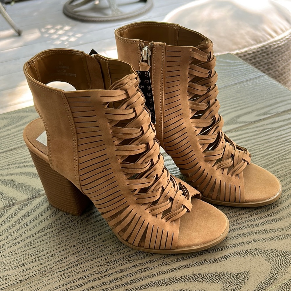 DV Shoe